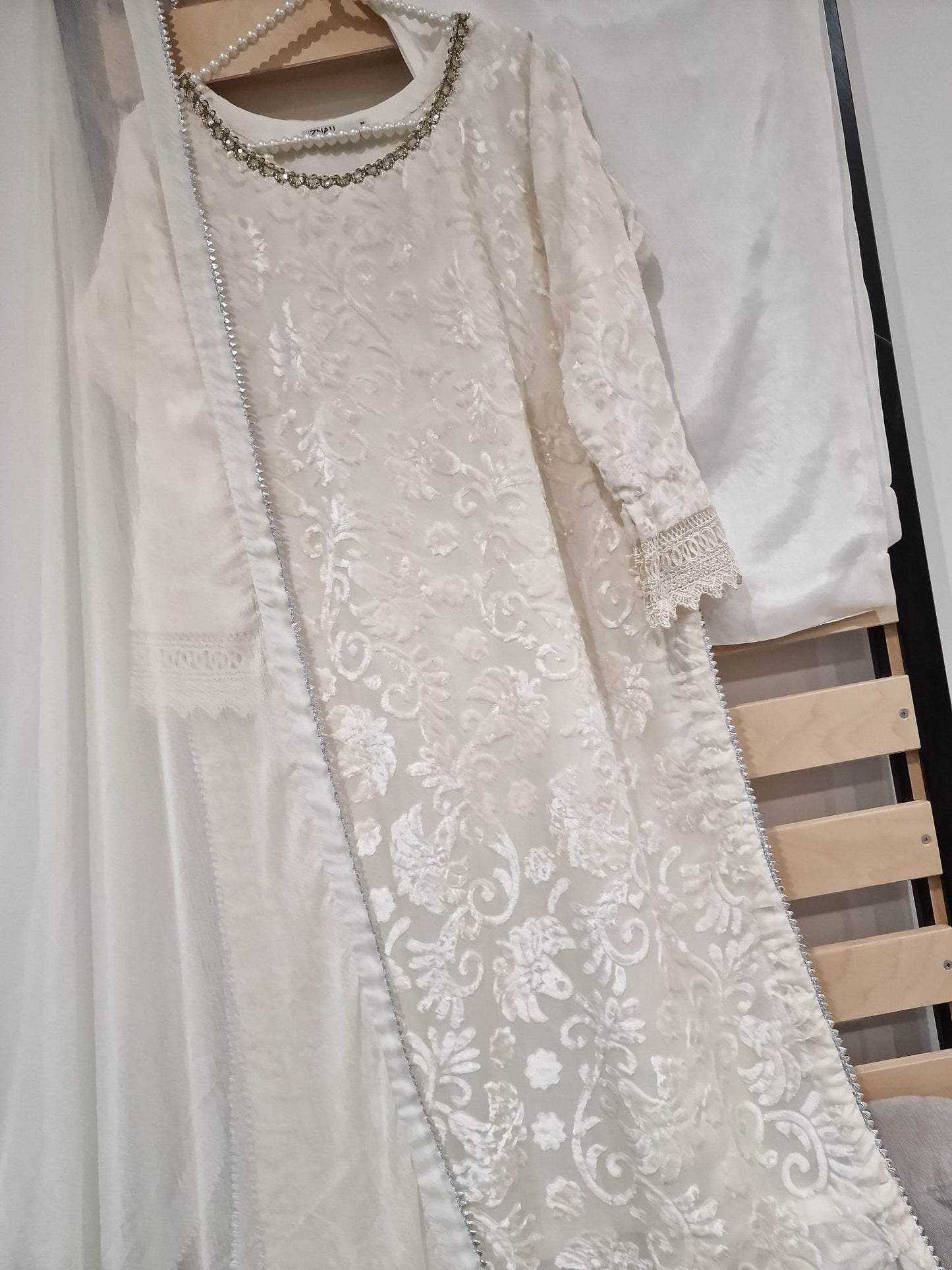 Uznau Palachi Velvet With Raw Silk Trouser And Chiffon Dupatta UZ-VL-WHT01