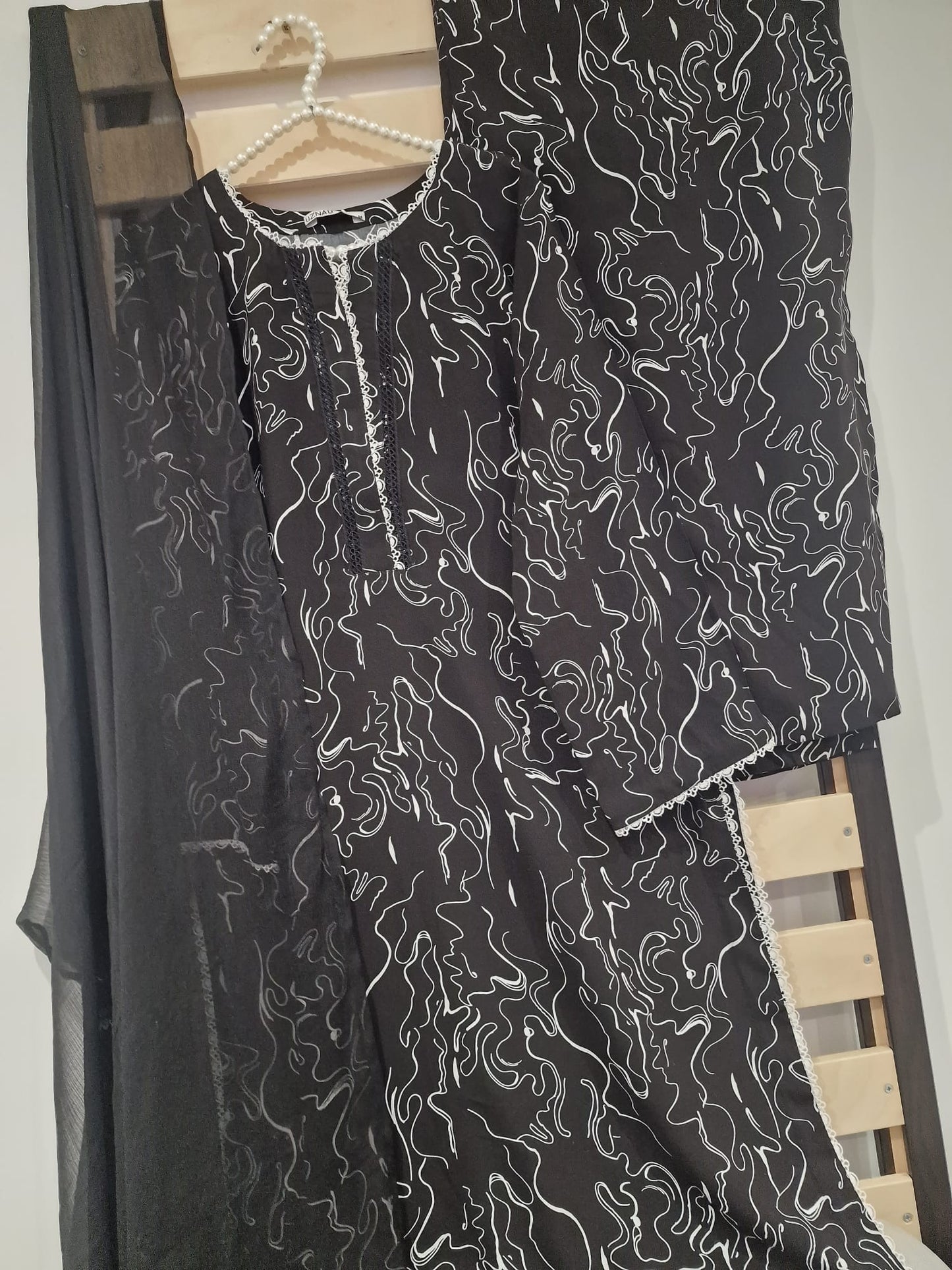 Uznau Linen Three Piece Suit UZ-LNN-BLK018