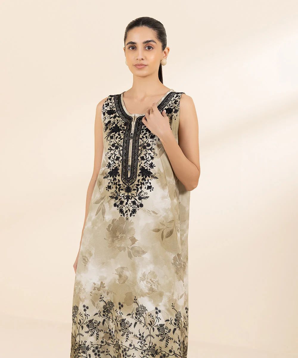 Sapphire Embroided Linen Three Piece Suit SP-LNN-GRY01