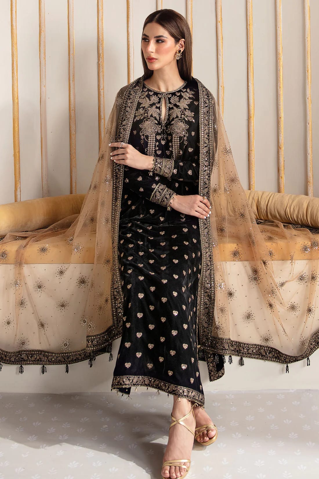 Uznau Velvet Embroided Three Piee Suit
