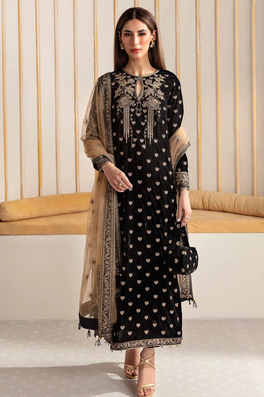 Uznau Velvet Embroided Three Piee Suit