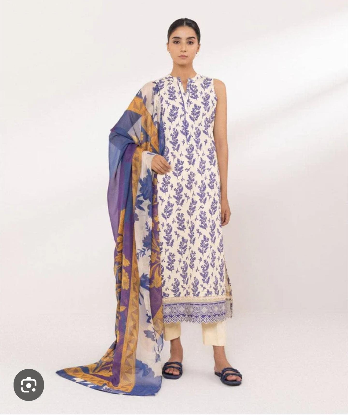 Sapphire Lawn Three Piece Suit With Farshi Shalwar SP-LWN-WHT03