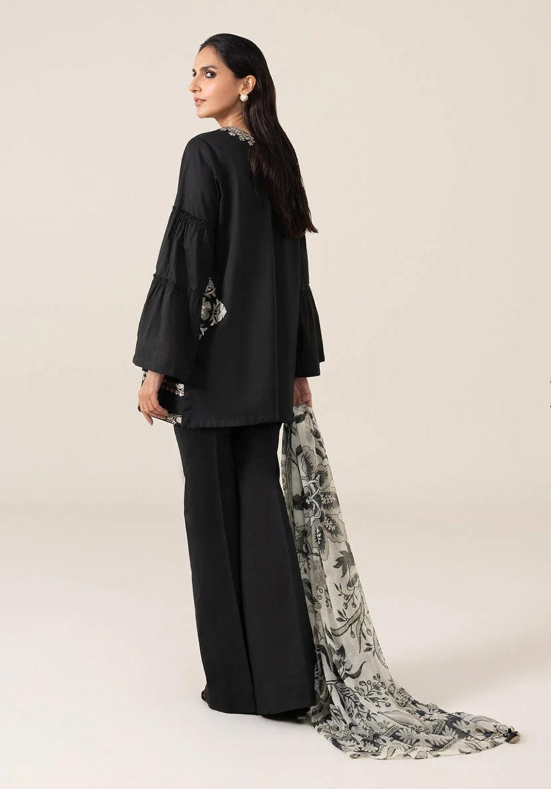 Sapphire Embroided cambric pakistani trouser kameez dupatta Traditional Clothing summer outfit eid collection