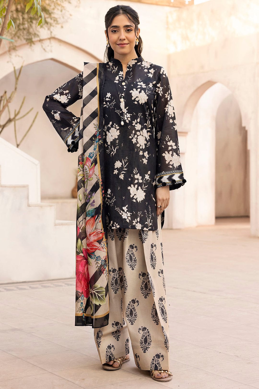 Uznau Lawn Three Piece Suit UZ-LWN-BLK012