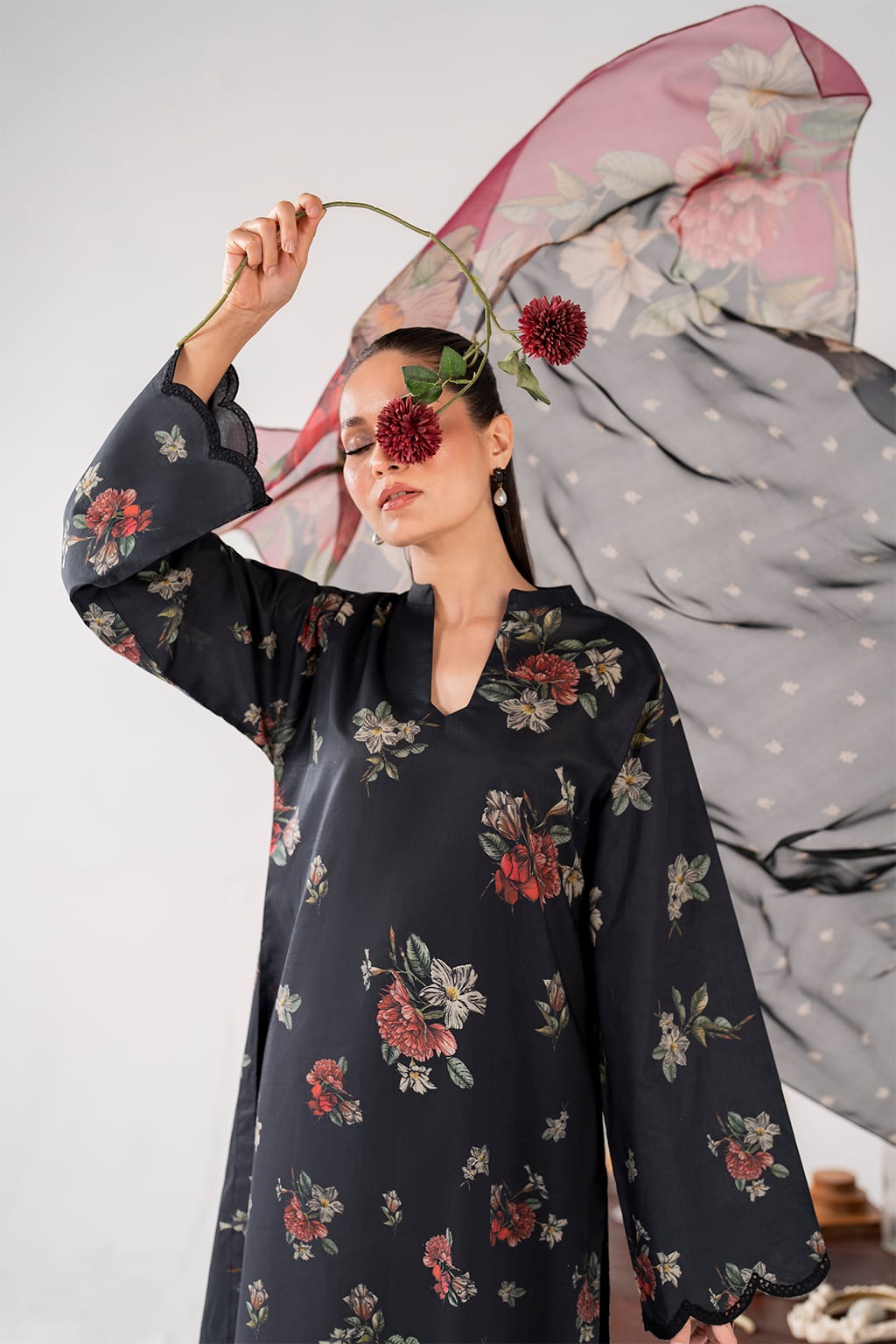 Uznau Lawn Three Piece Suit UZ-LWN-BLK06