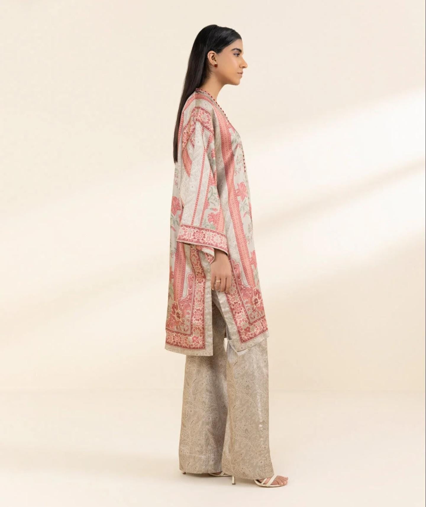 Sapphire Silk Three Piece Suit SP-SLK-PNK01