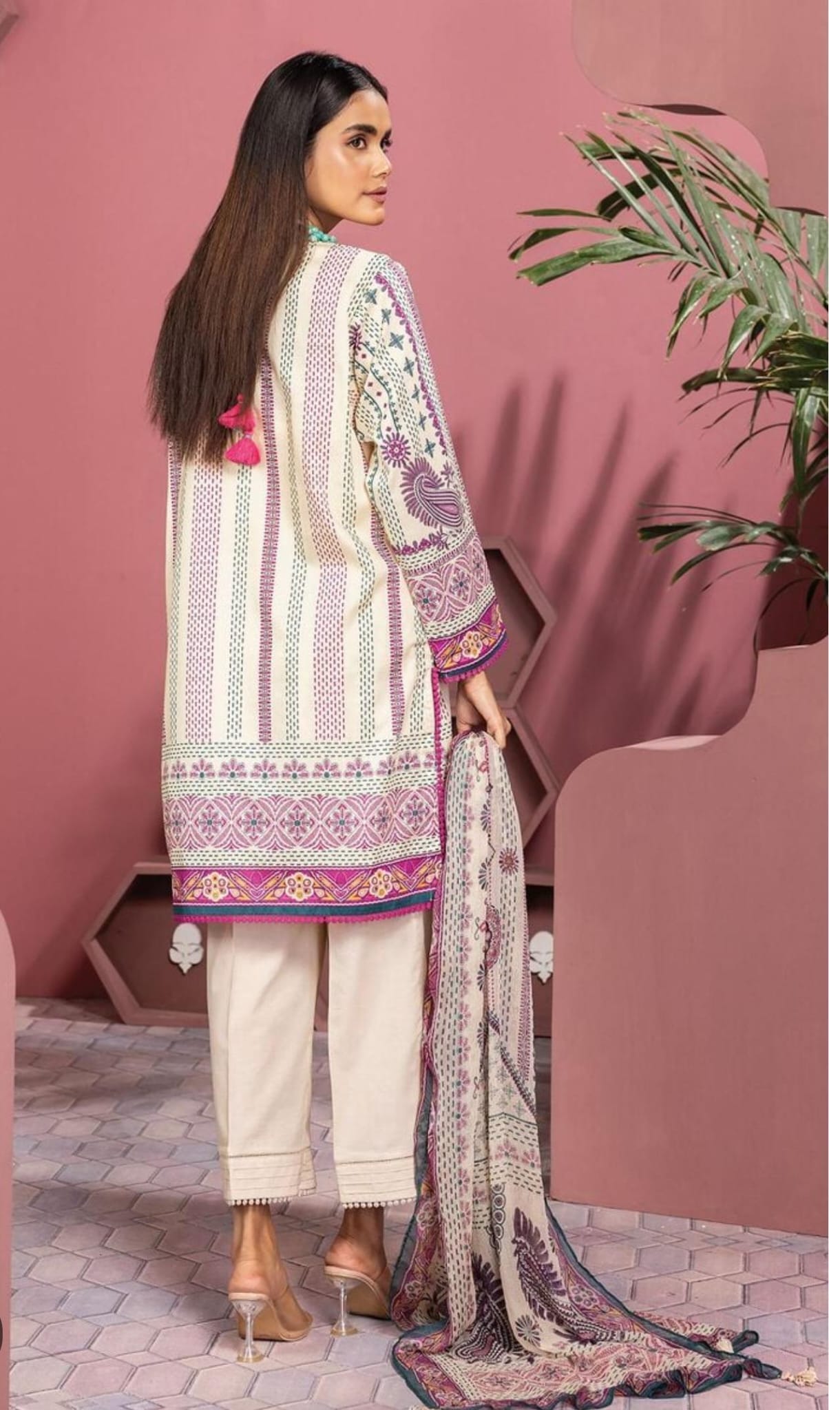 Khaadi Lawn Three Piece Suit With Chifoon Dupatta KH-LWN-WHT02