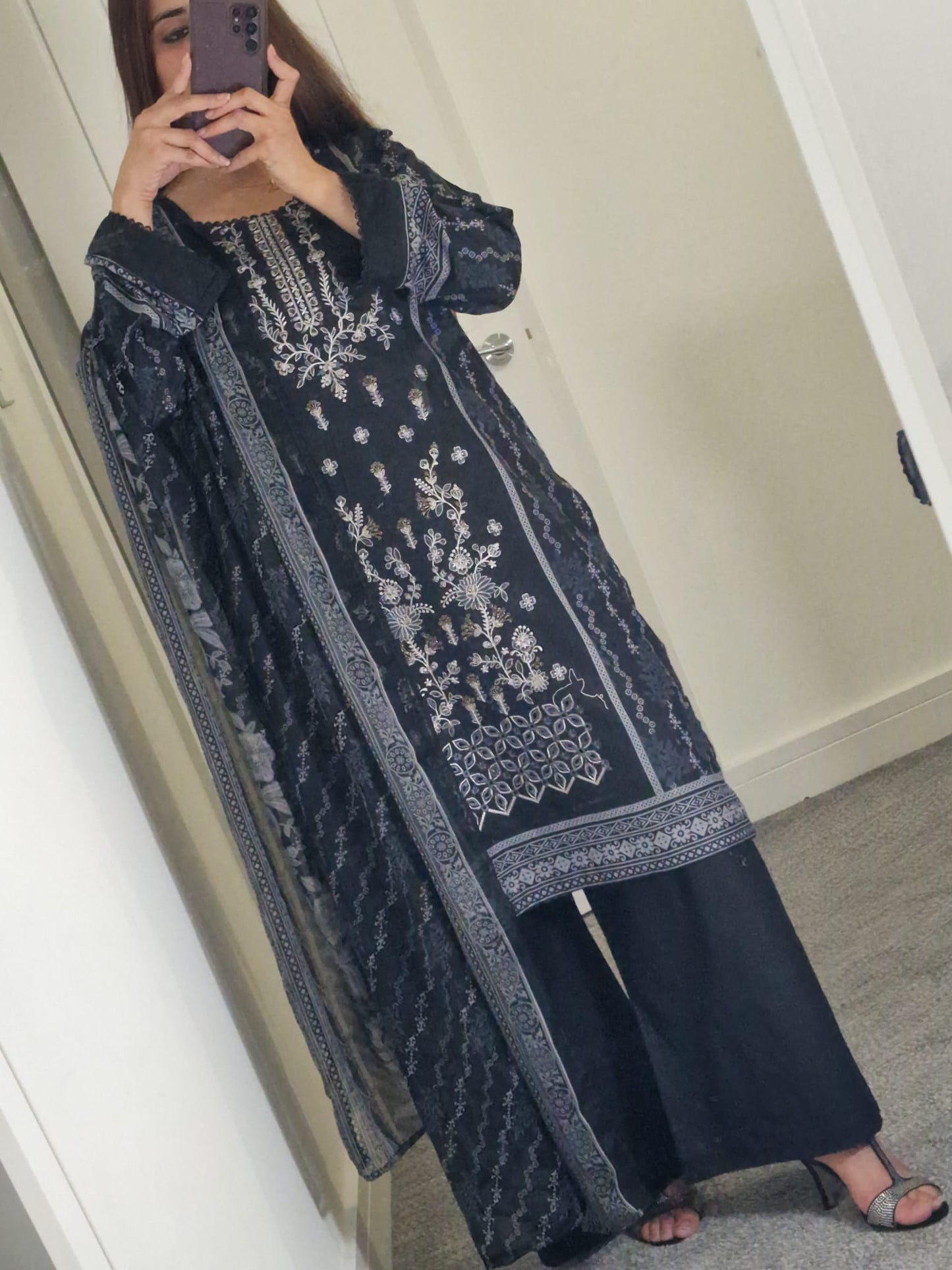 Uznau Embroided Lawn Suit With Plazo Trouser UZ-LWN-BLK014
