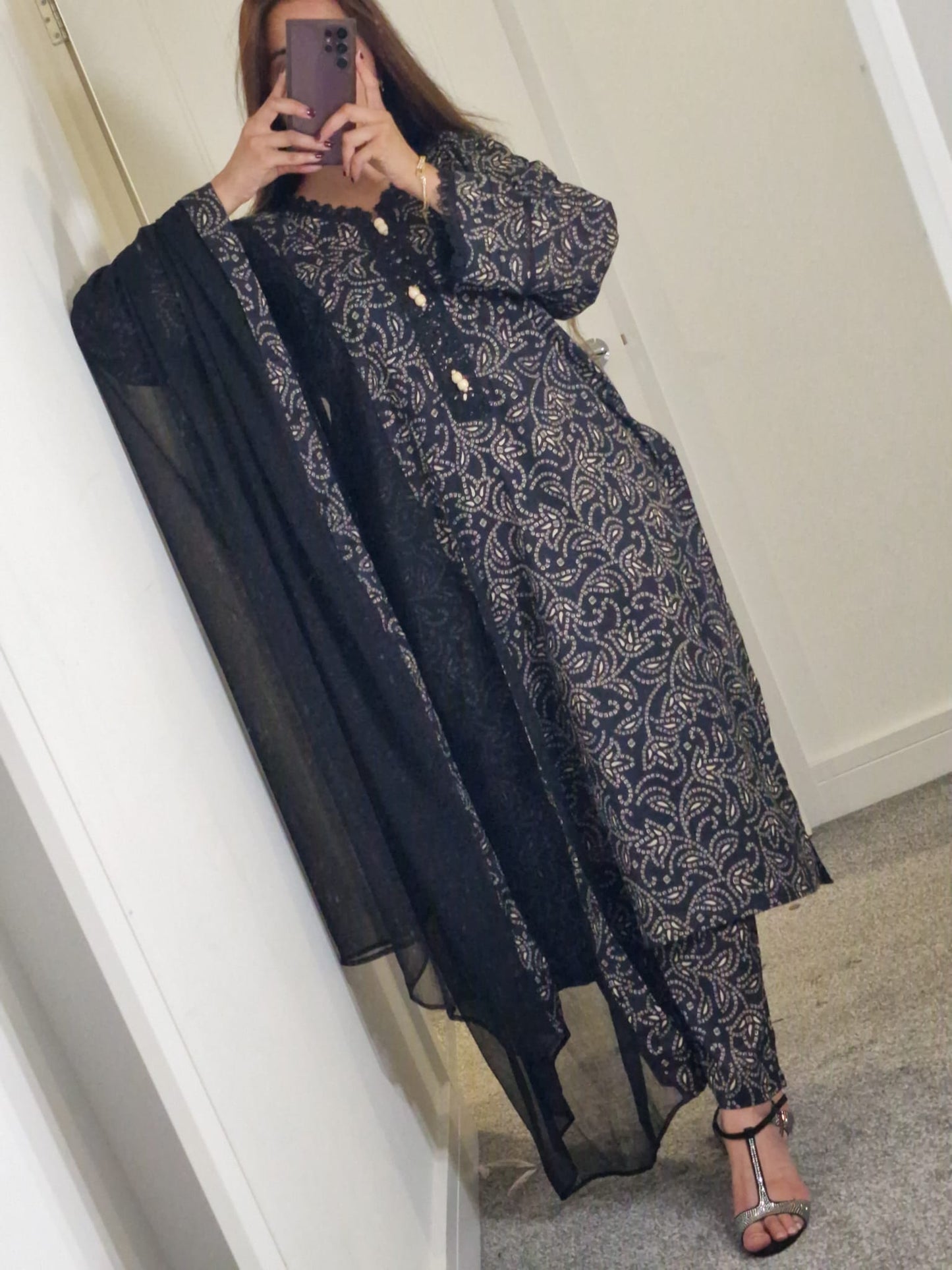 Uznau Lawn Three Piece Suit UZ-LWN-BLK021