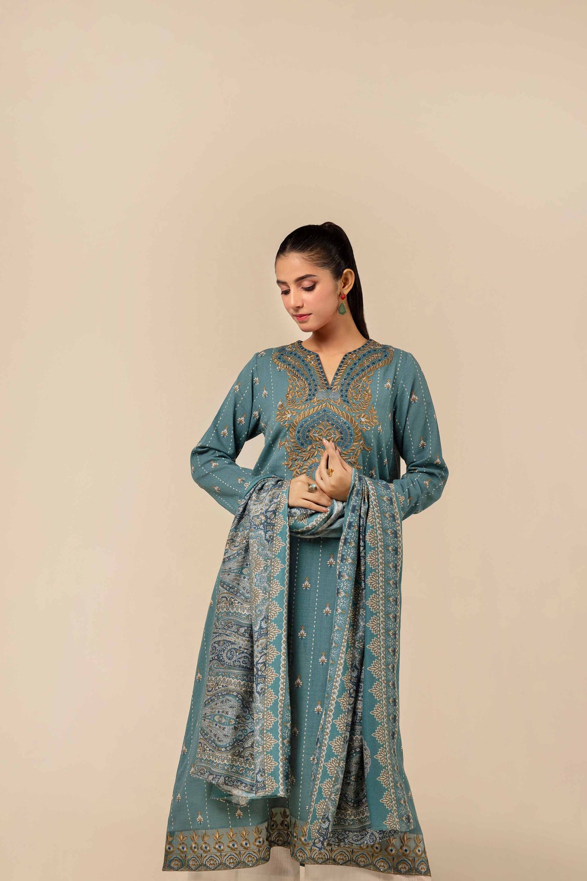 Nishaat Embroided Khaddar Three Piece Suit With Shawl NS-KHD-TQ01