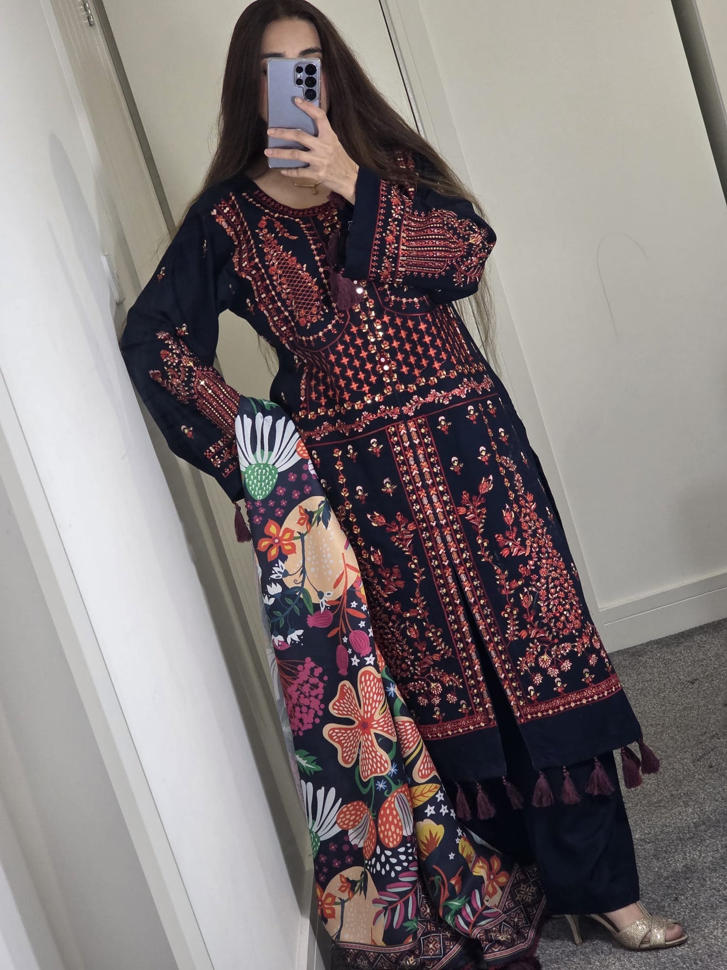 Uznau Embroidered Dhanak Three Piece Suit UZ-DH-RD02