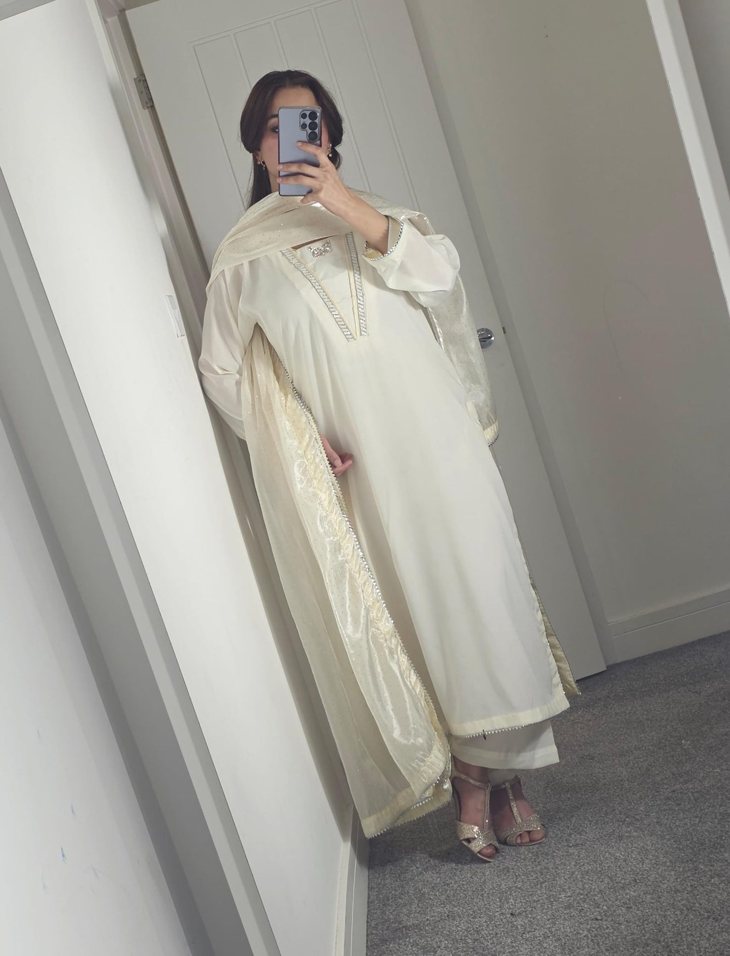 Uznau Grip Silk Three Piece Suit With Sheesha Silk Duppata UZ-SLK-WHT03