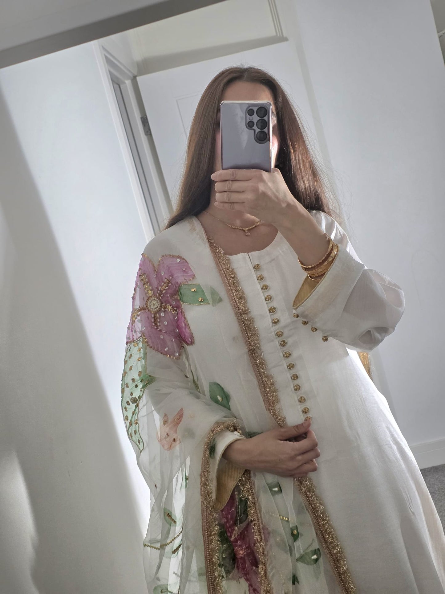 Uznau Silk Three Piece Suit With Hand Painted Organza Dupatta UZ-SLK-WHT02