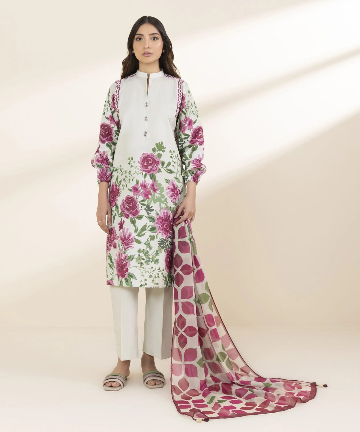 Sapphire Printed Lawn Three Piece Suit SP-LWN-WHT08