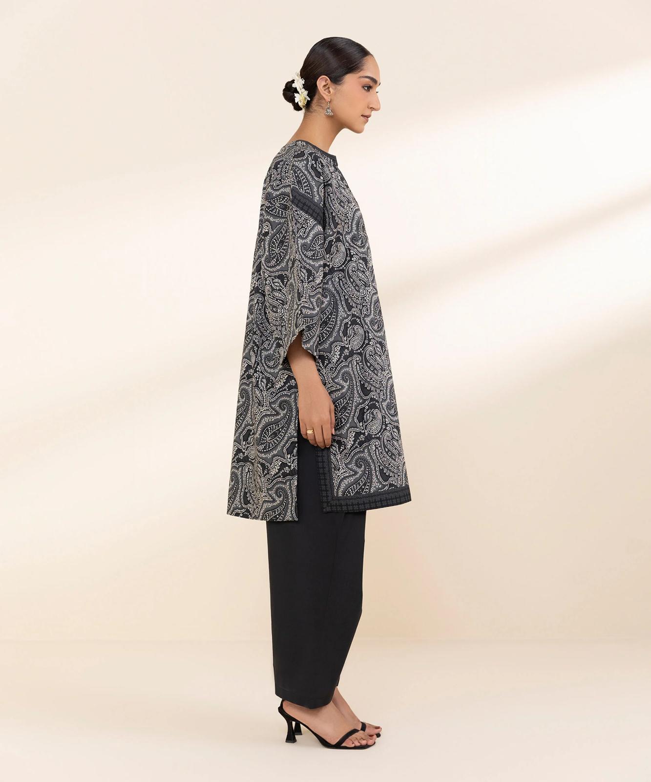 Sapphire Printed Lawn Three Piece Suit SP-LWN-BLK025