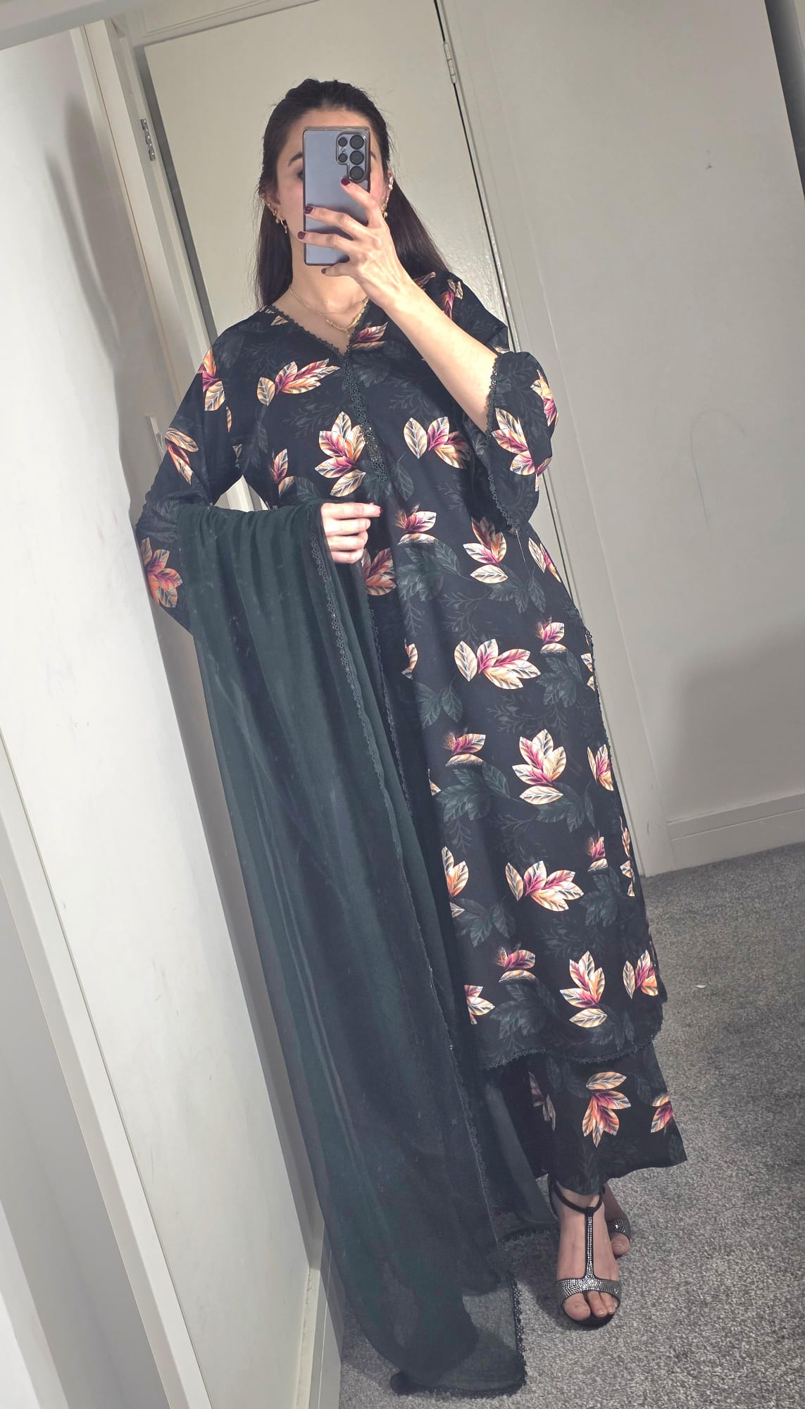 Uznau Summer Linen (Arabic Lawn) Three Piece Suit UZ-LWN-BLK025