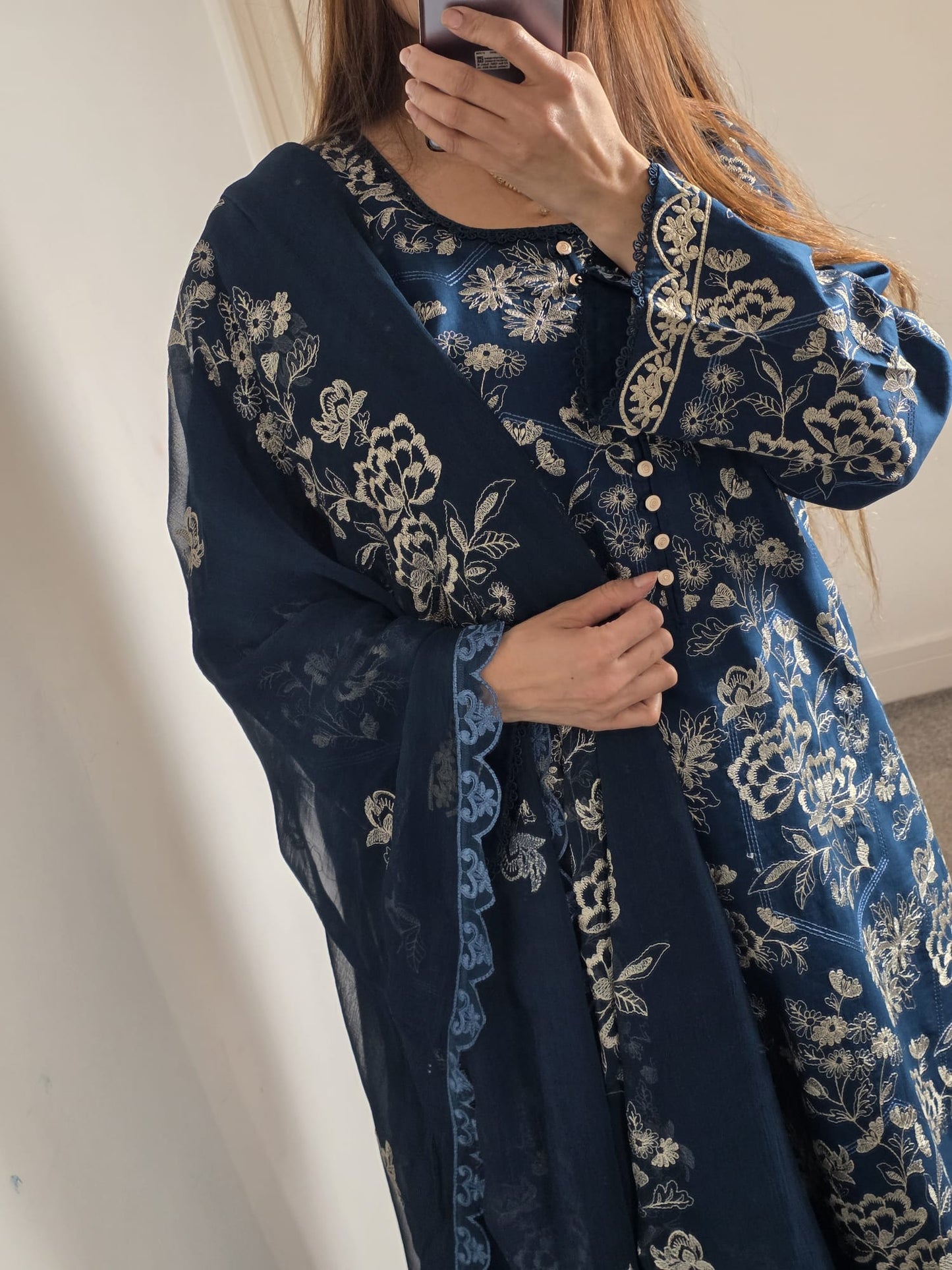 Uznau Embroidered Lawn Three Piece Suit UZ-LWN-TQ04