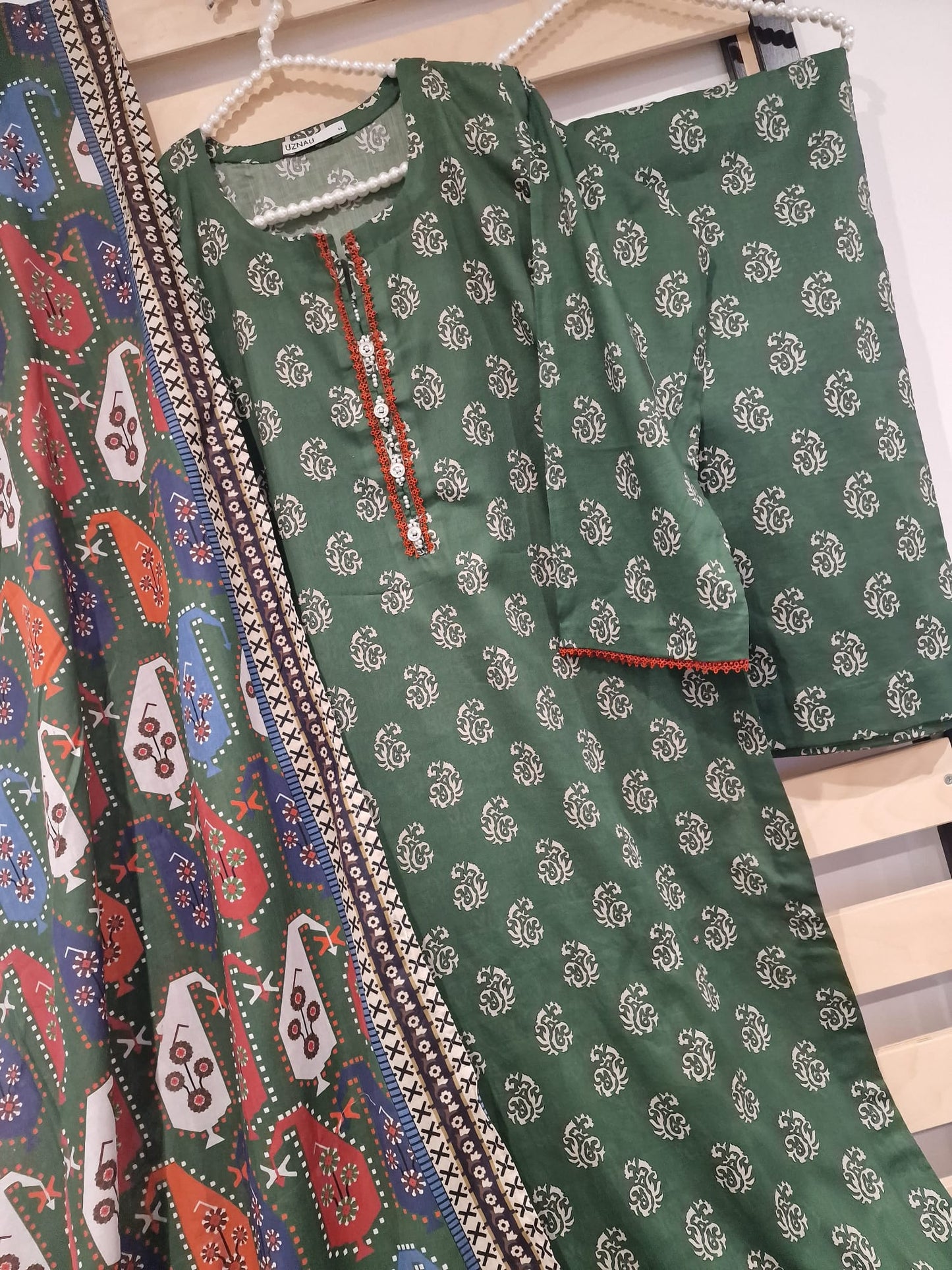 Uznau Summe Lawn Tailor Stitched Three Piece Suit UZ-LWN-GR01