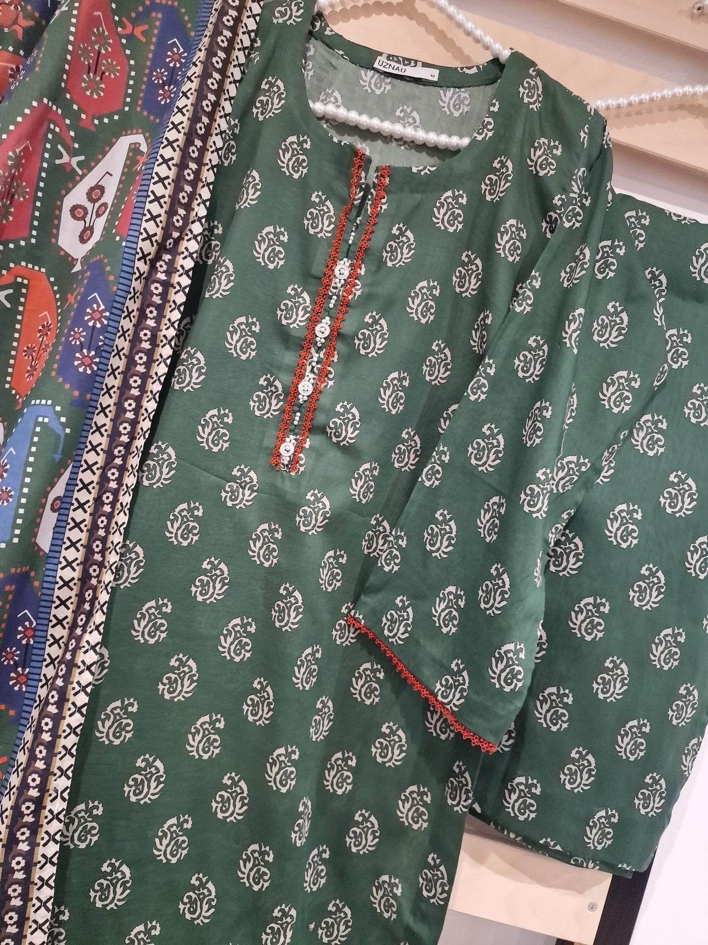 Uznau Summe Lawn Tailor Stitched Three Piece Suit UZ-LWN-GR01