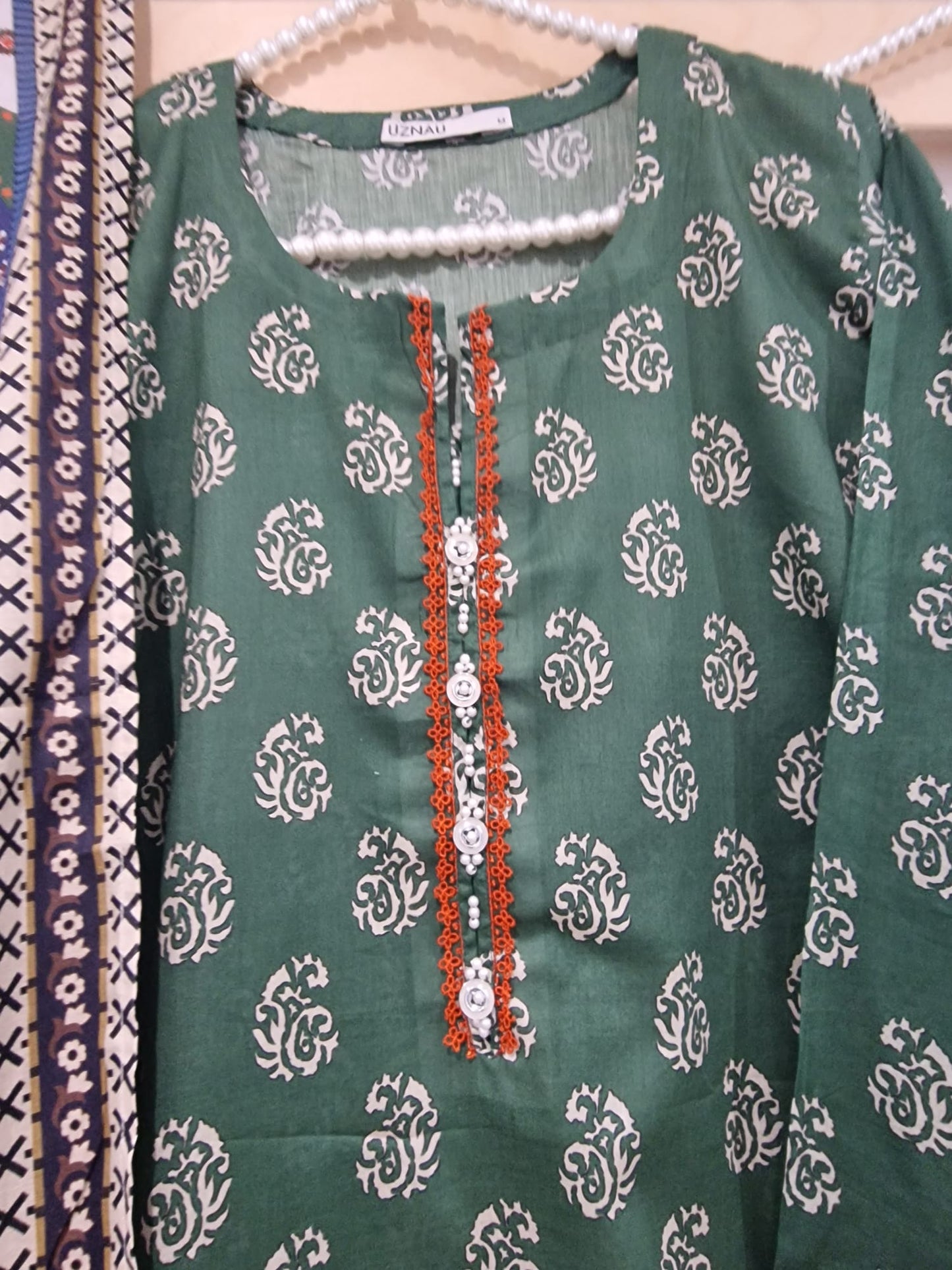 Uznau Summe Lawn Tailor Stitched Three Piece Suit UZ-LWN-GR01