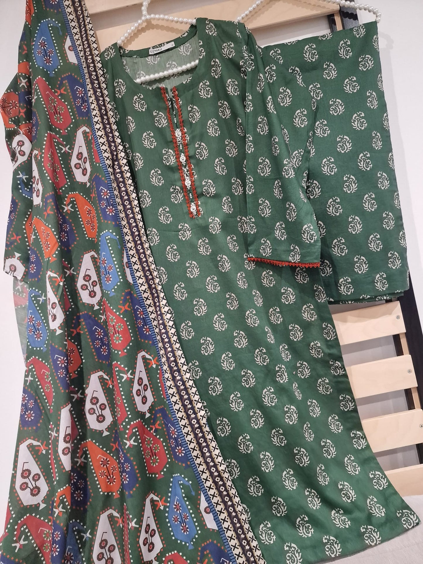 Uznau Summe Lawn Tailor Stitched Three Piece Suit UZ-LWN-GR01