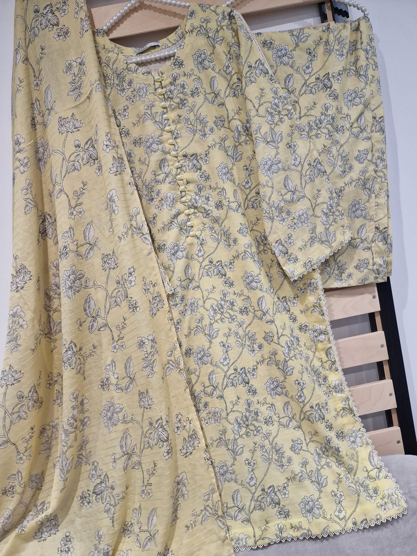 Uznau Summer Lawn Tailor Stitched Suit UZ-LWN-YL02