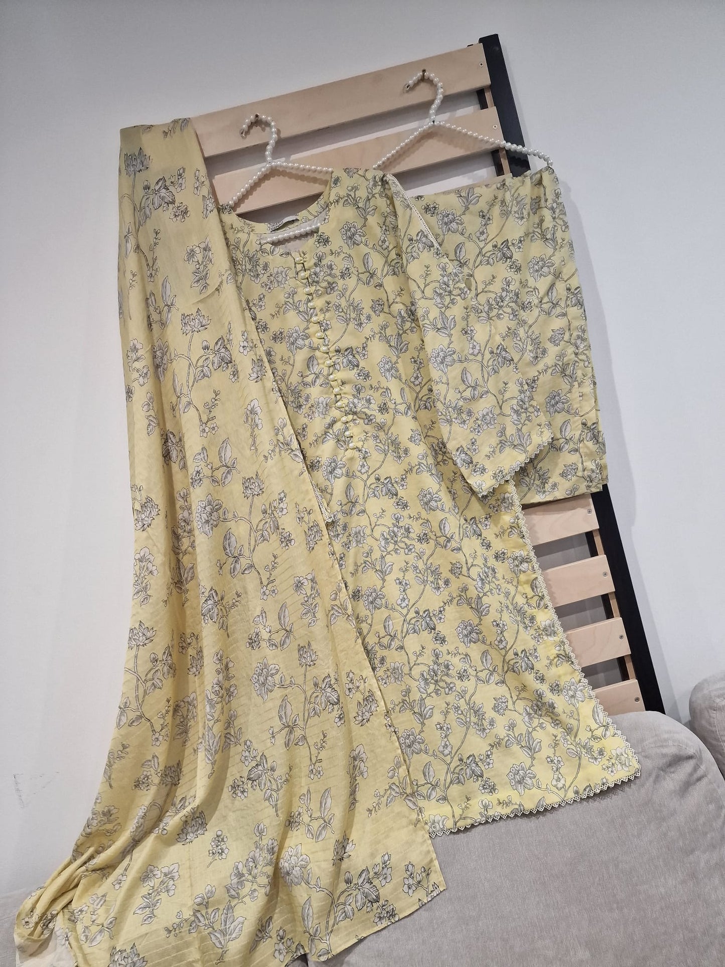 Uznau Summer Lawn Tailor Stitched Suit UZ-LWN-YL02