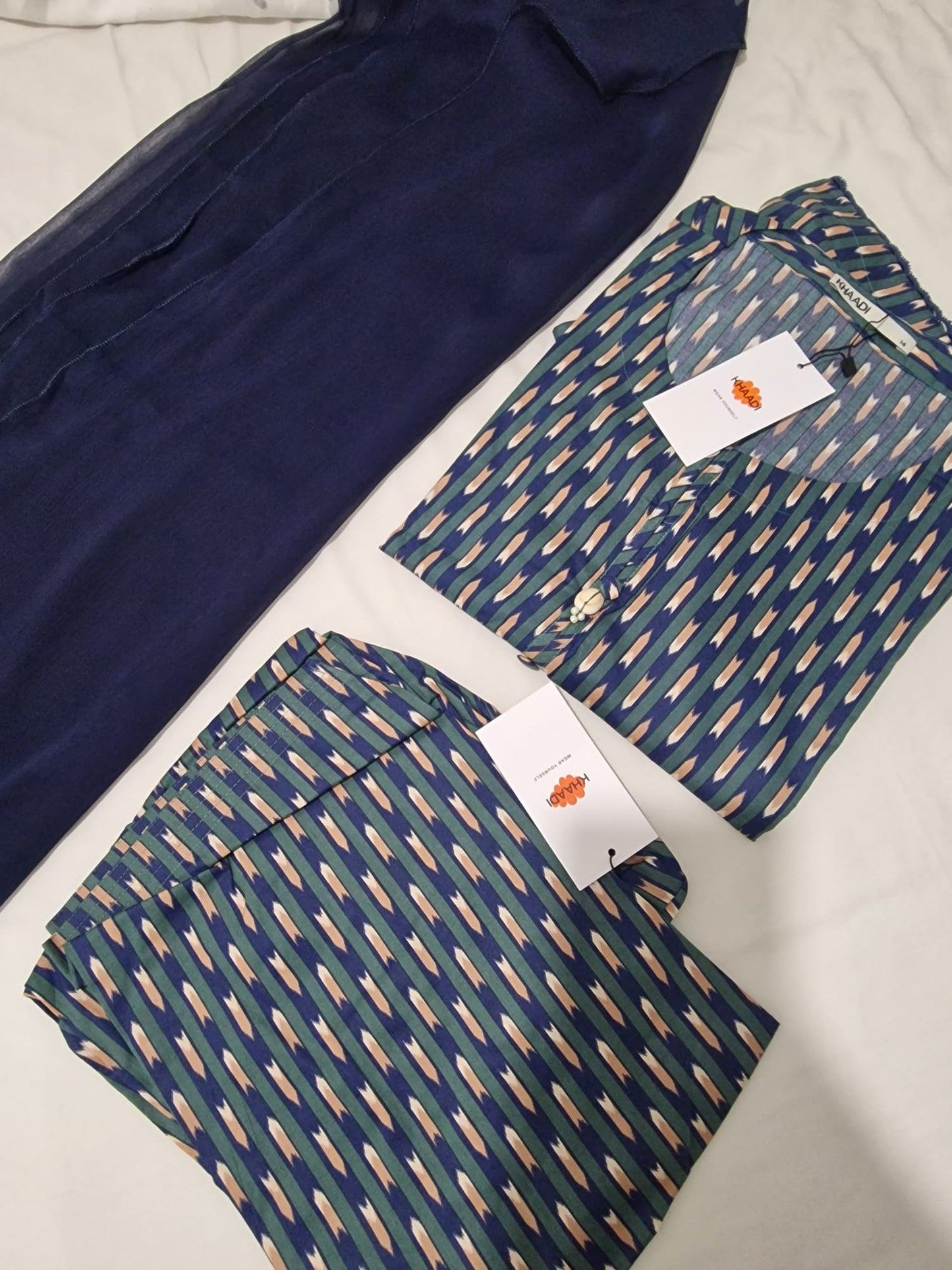 Khaadi linen shirt with shalwar and dupatta KH-LNN-GR01