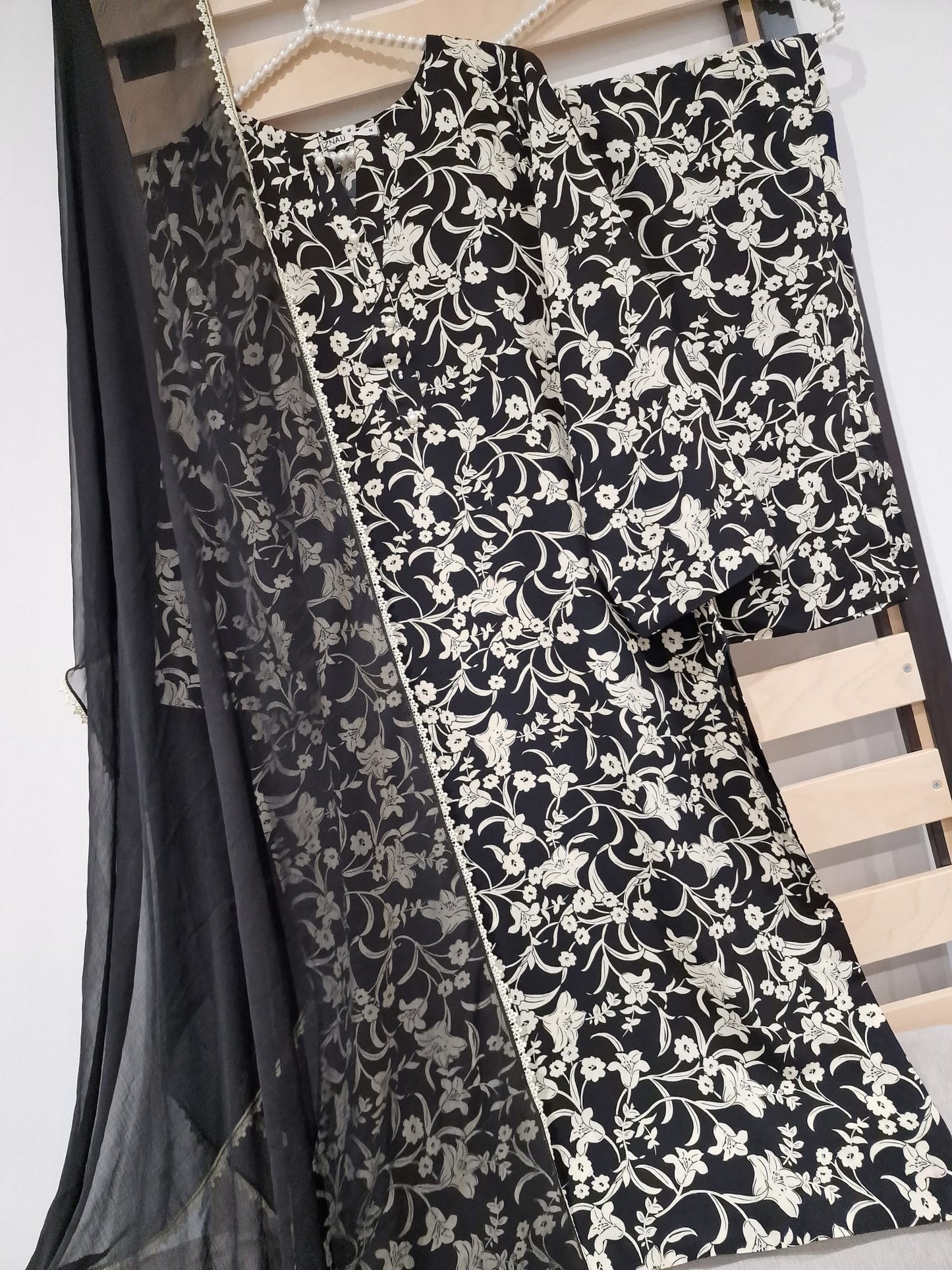 Uznau Linen Three Piece Suit UZ-LNN-BLK07