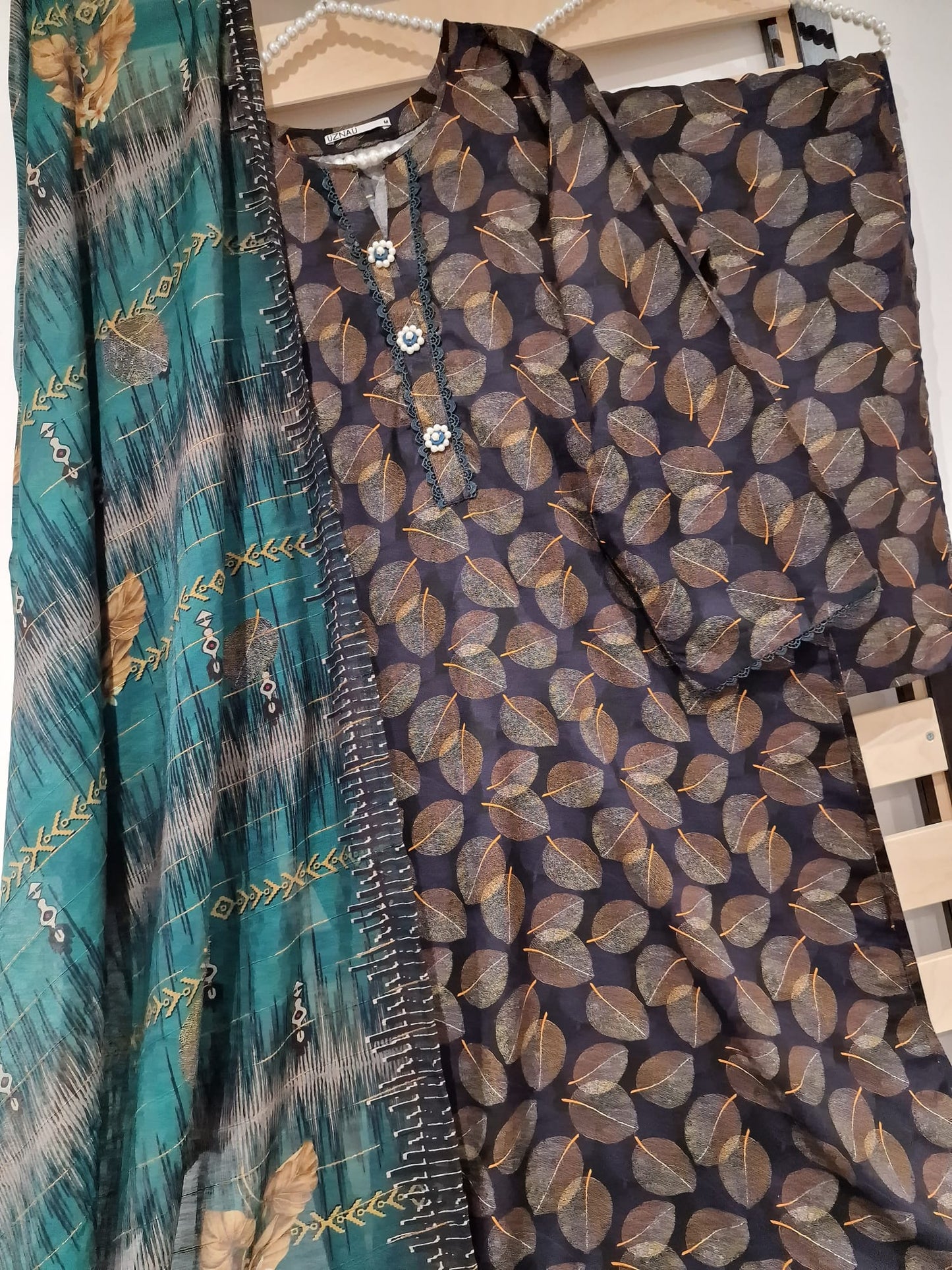 Uznau Linen Three Piece Suit With Chifoon Dupatta UZ-LNN-BLK08