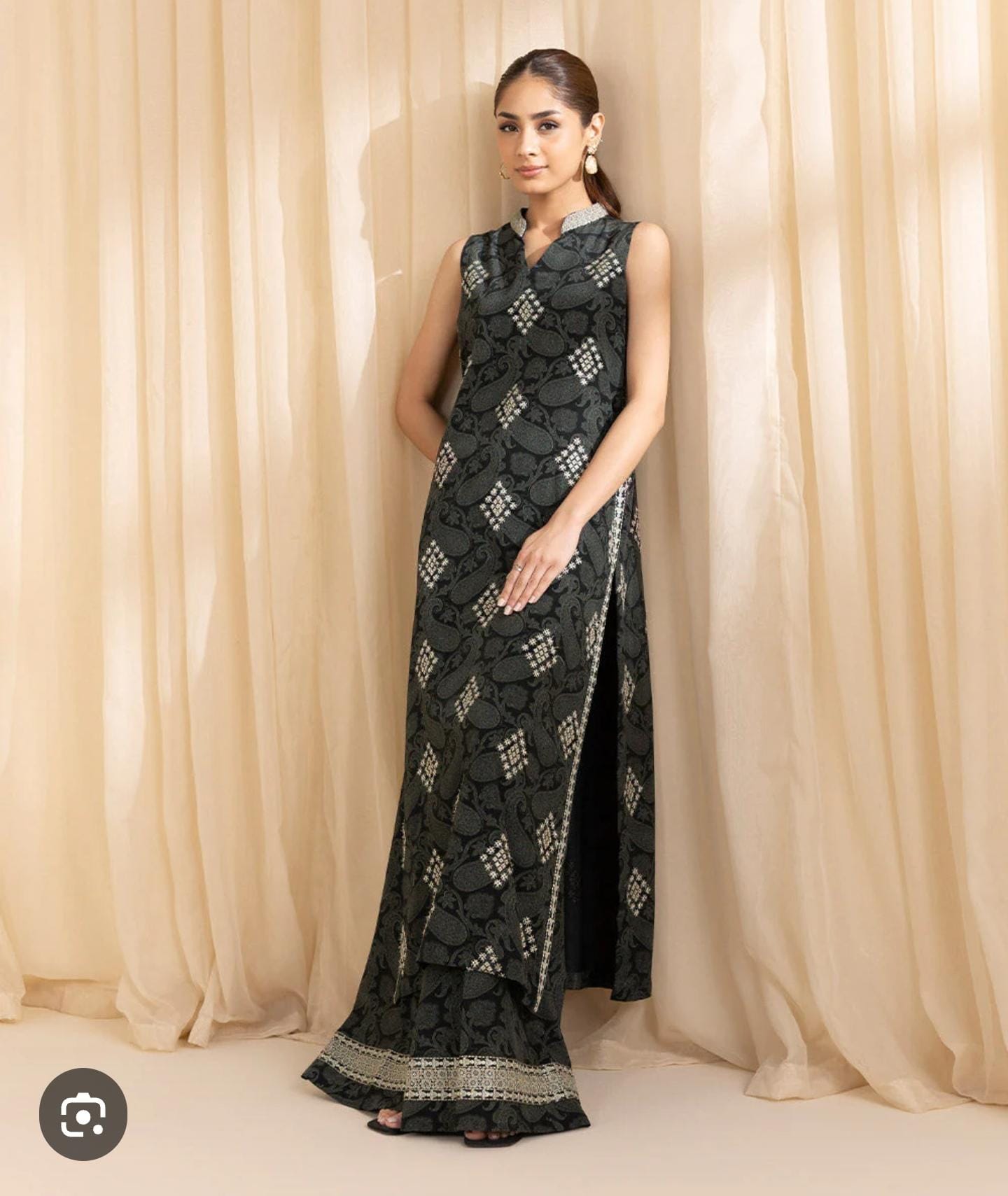 Sapphire Embroidered Grip Silk Three Piece Suit SP-SLK-BLK01