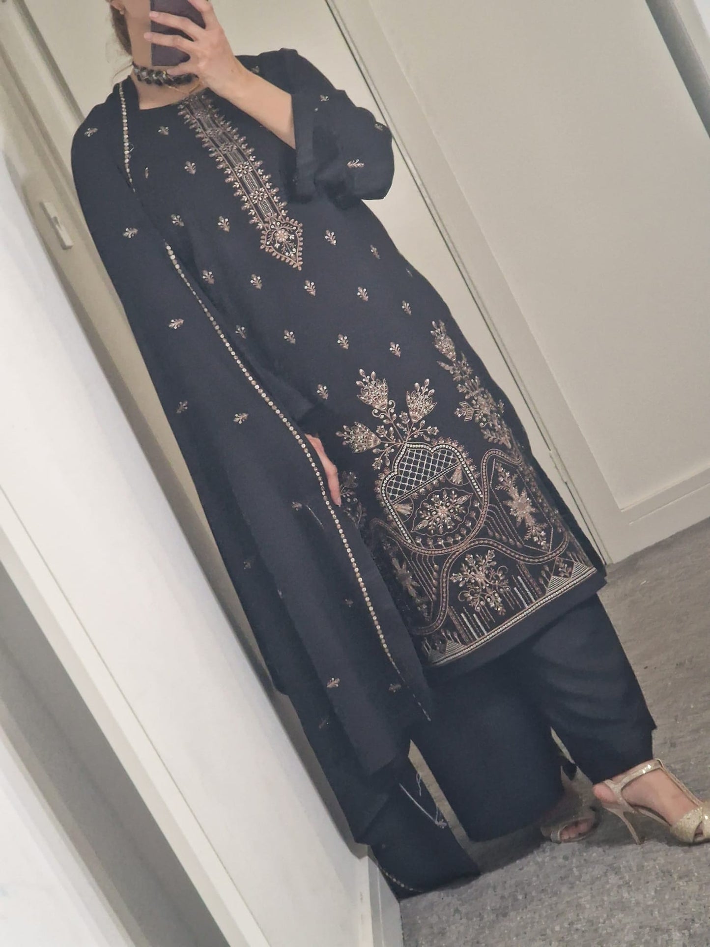 Uznau Embroided Dhanak Three Piece Suit UZ-DH-BLK010