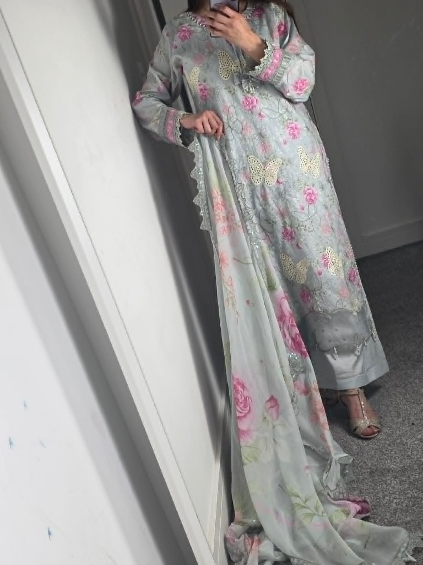 Uznau Embroidered Lawn Three Piece Suit UZ-LWN-GRY01