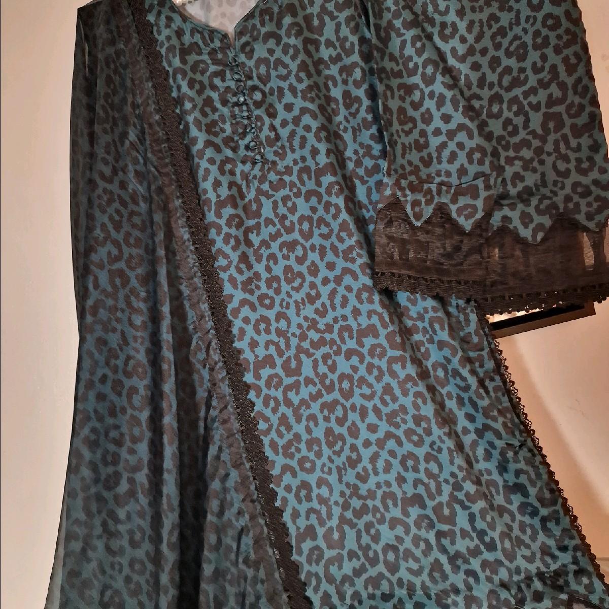 Uznau silk tailored stiched Pakistani trouser kameez dupatta Traditional Dress Clothing