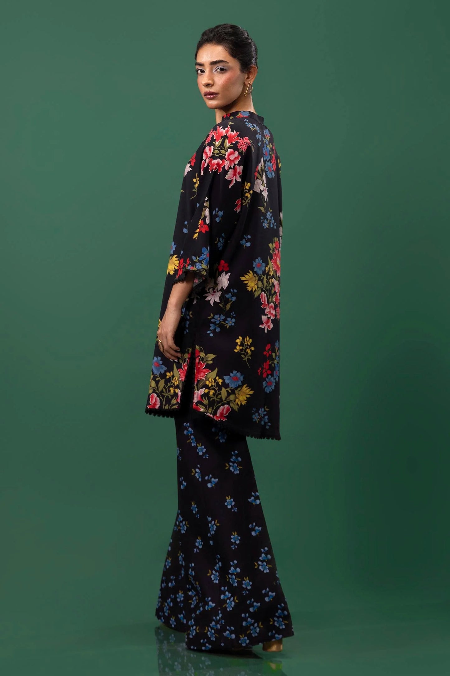 Sana Safinaz Linen Three Piece Suit SF-LNN-BLK01