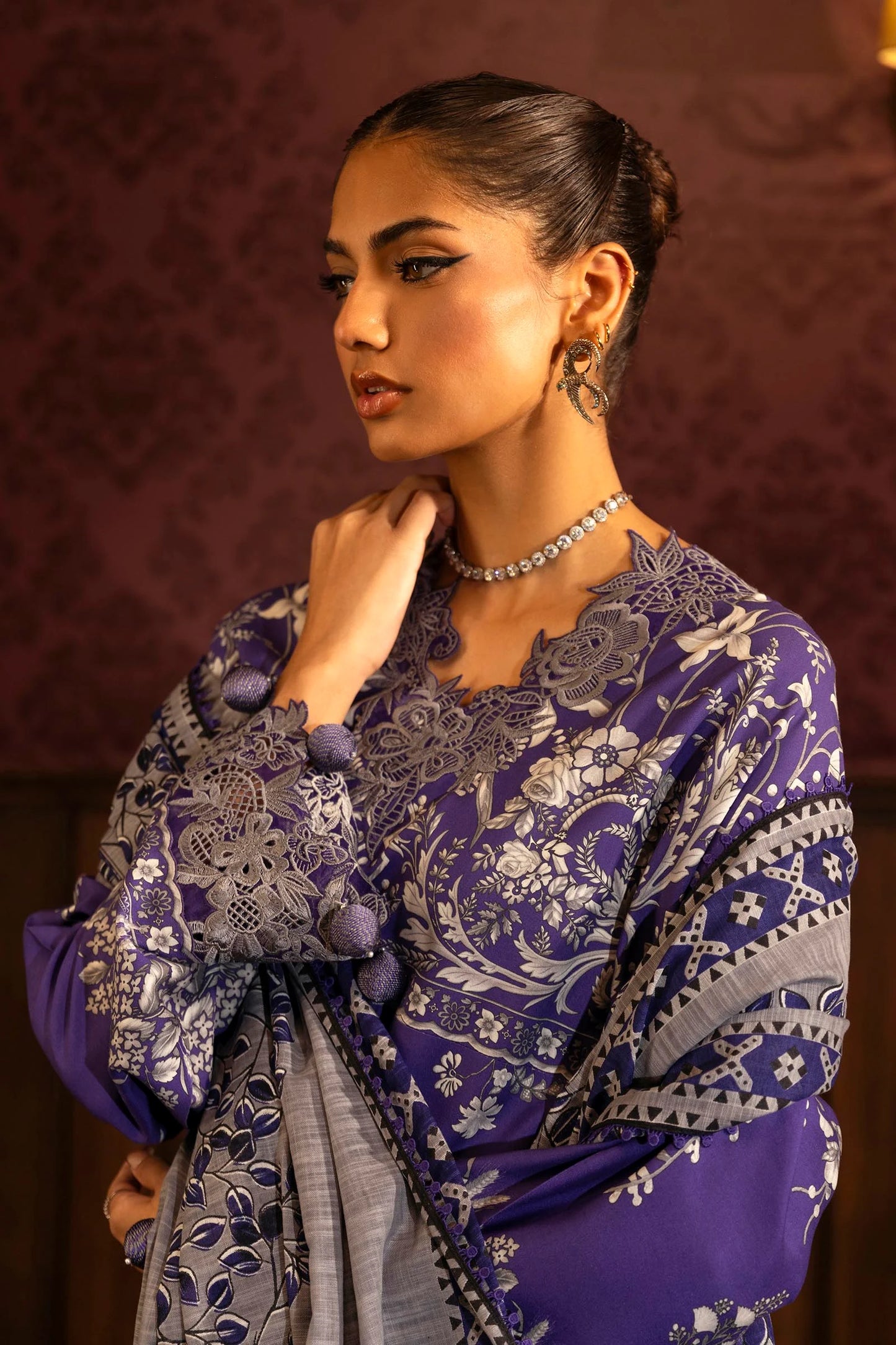 Sana Safinaz Embroided Linen Three Piece Suit SF-LNN-PRP01