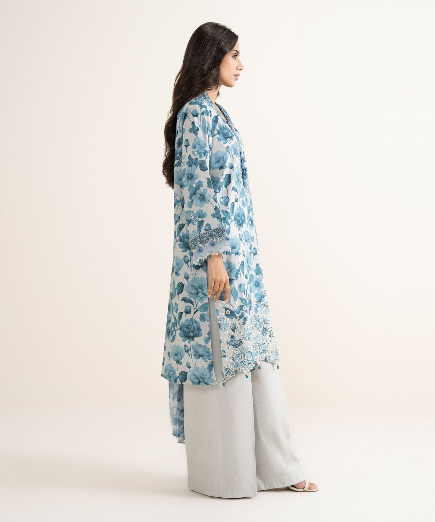 Sapphire Embroidered Lawn Three Piece Suit SP-LWN-BLU022