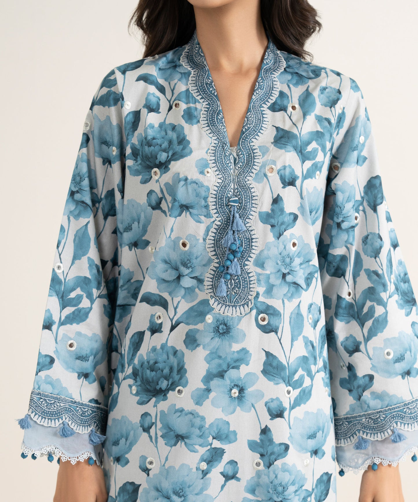Sapphire Embroidered Lawn Three Piece Suit SP-LWN-BLU022