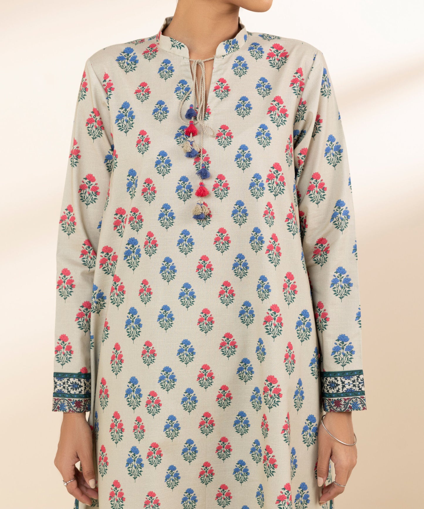 Sapphire Printed Lawn Three Piece Suit SP-LWN-WHT09