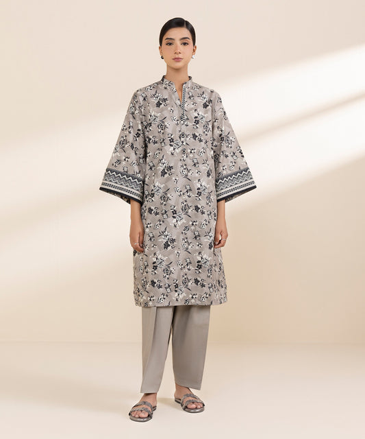 Sapphire Printed Lawn Three Piece Suit SP-LWN-GRY04