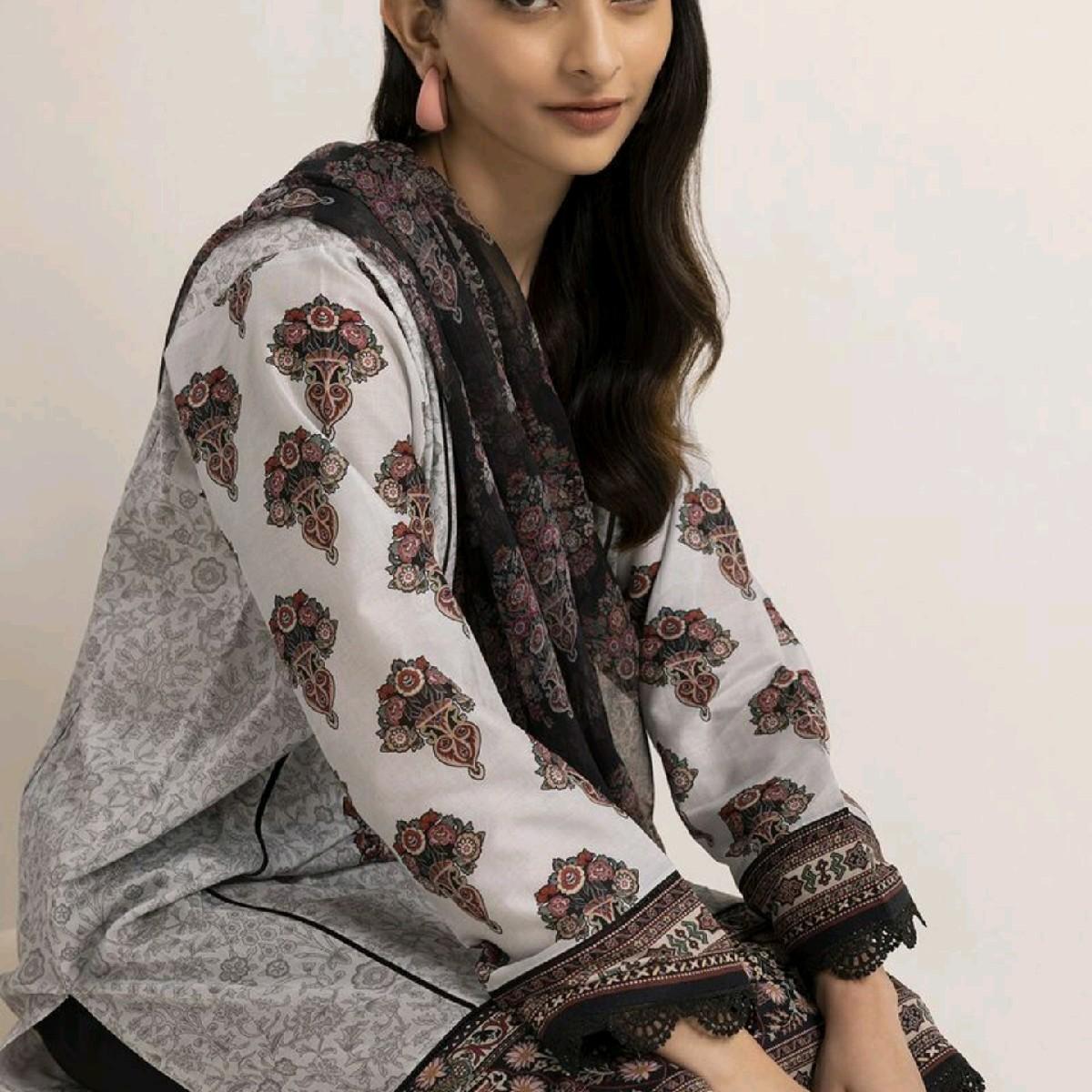 khaadi summer lawn tailored stiched Pakistani trouser kameez dupatta  Traditional Clothing