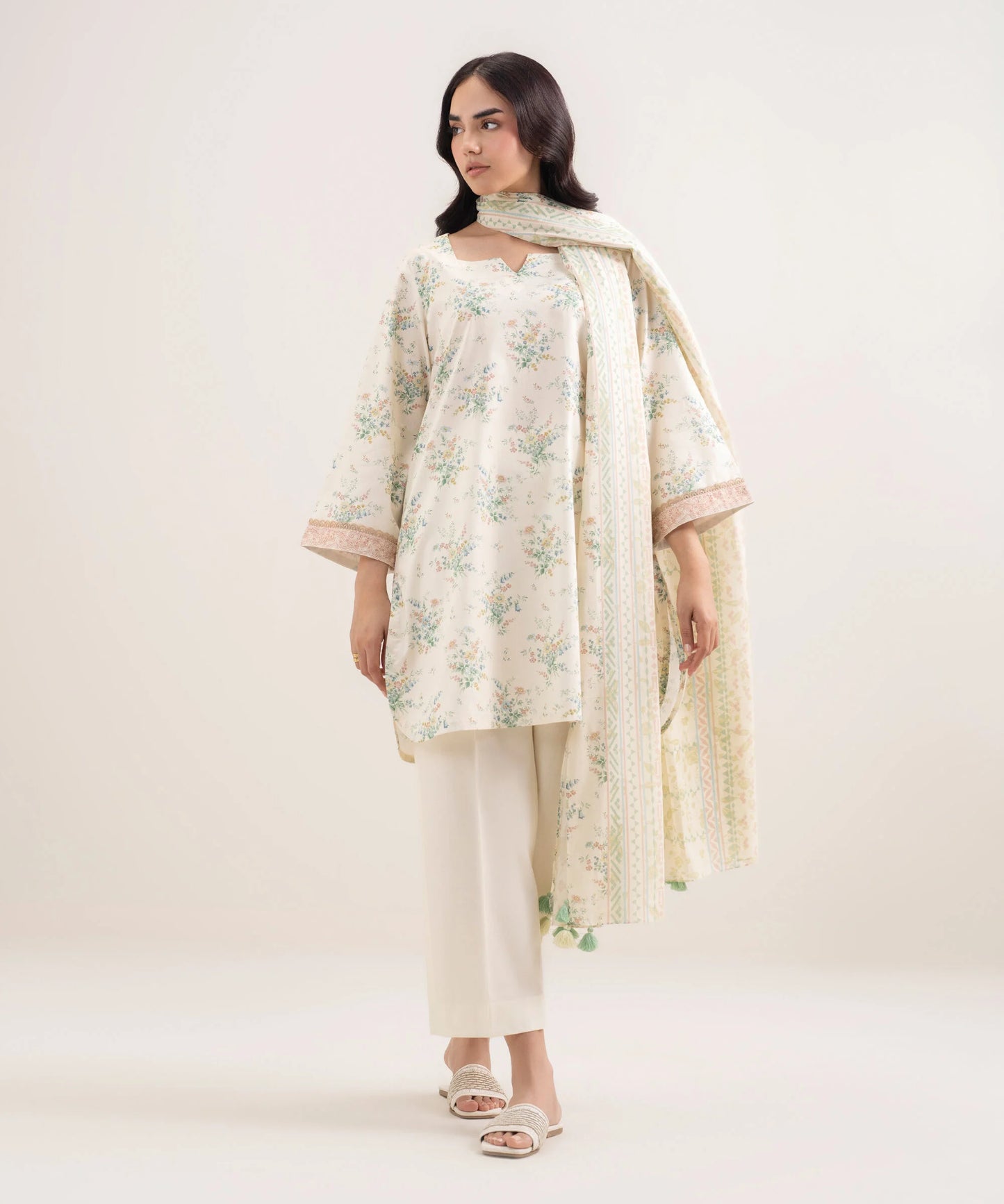 Sapphire Printed Lawn Three Piece Suit SP-LWN-WHT013