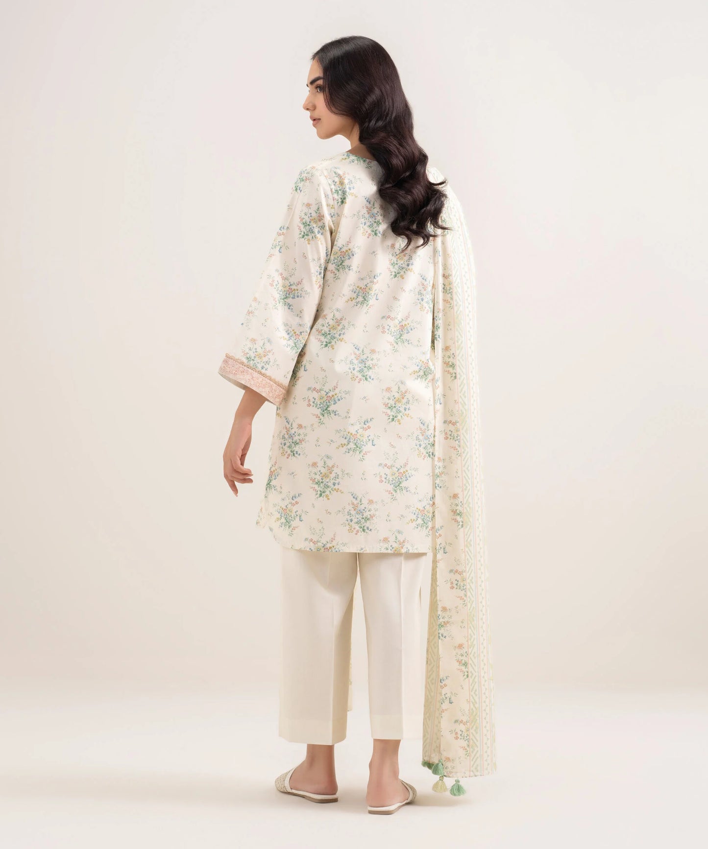 Sapphire Printed Lawn Three Piece Suit SP-LWN-WHT013