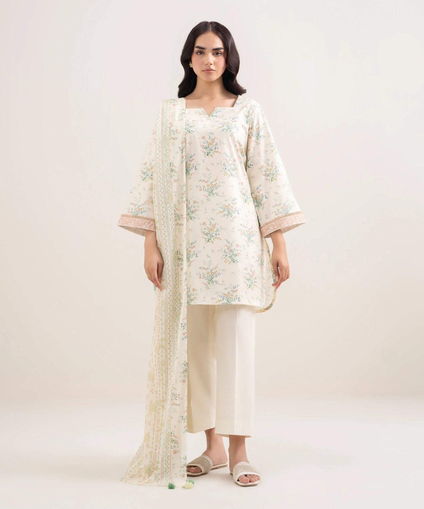 Sapphire Printed Lawn Three Piece Suit SP-LWN-WHT013