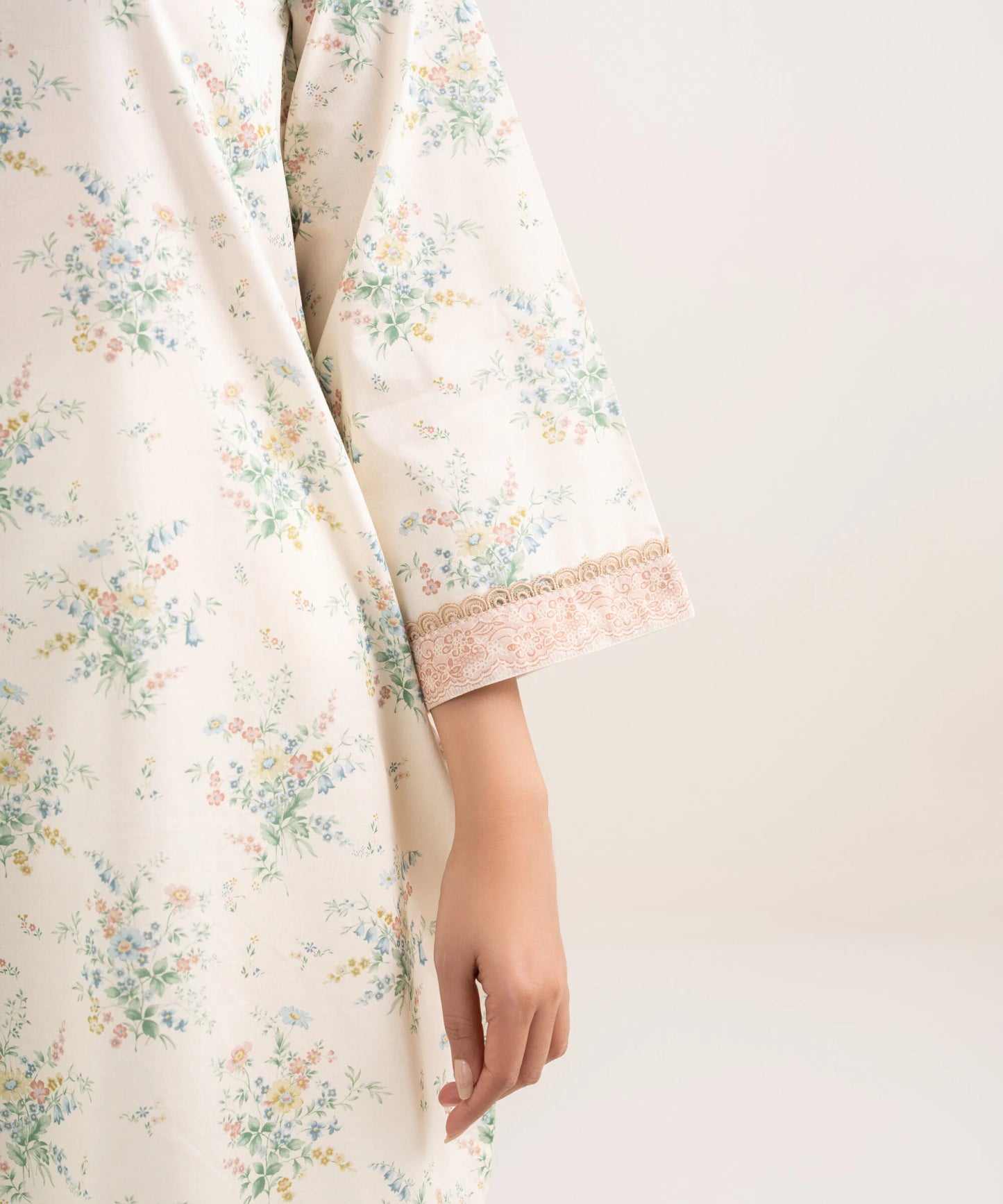 Sapphire Printed Lawn Three Piece Suit SP-LWN-WHT013