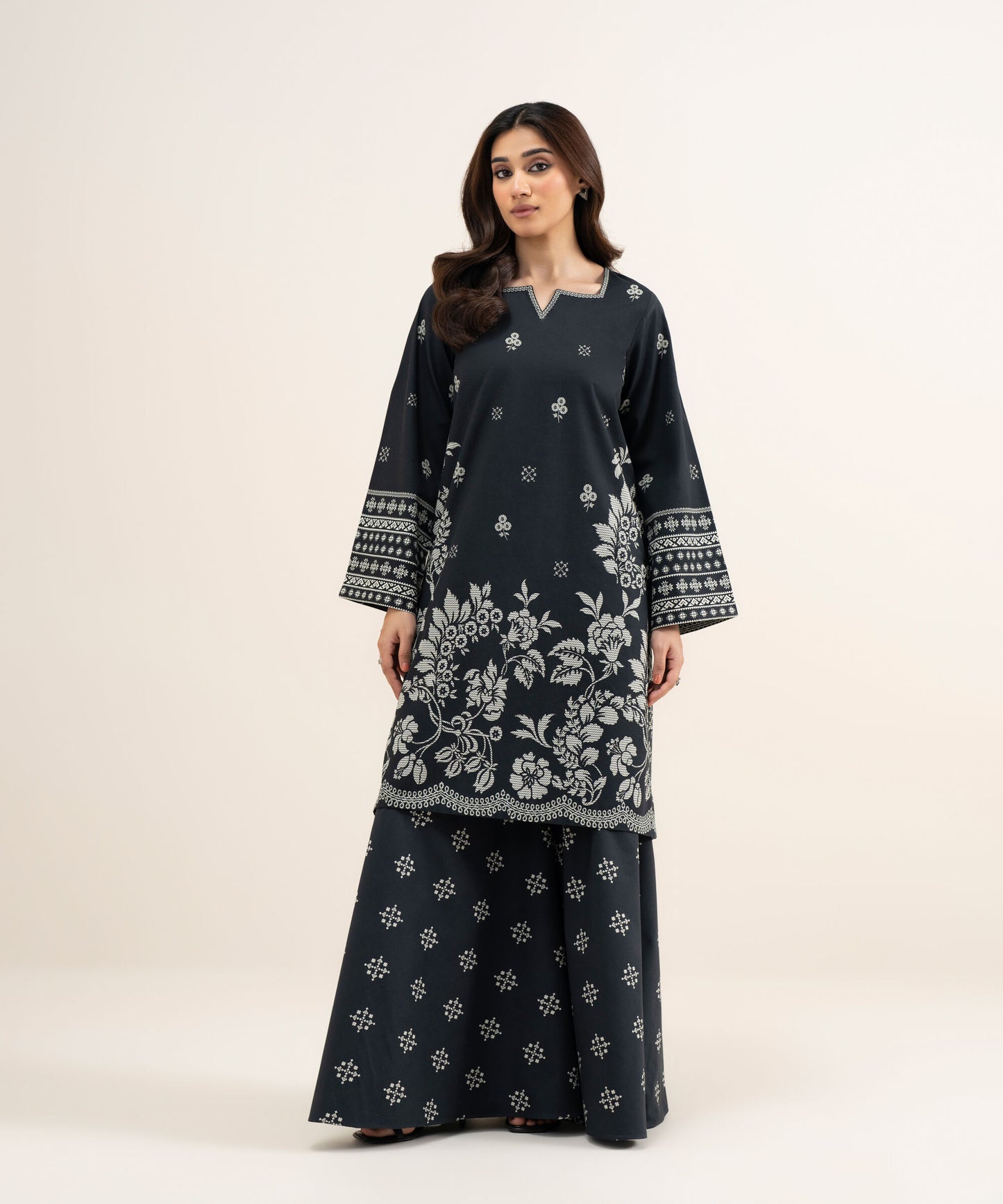 Sapphire Printed Lawn Three Piece Suit SP-LWN-BLK029