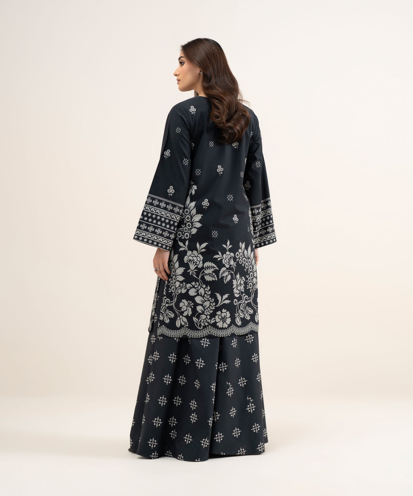 Sapphire Printed Lawn Three Piece Suit SP-LWN-BLK029