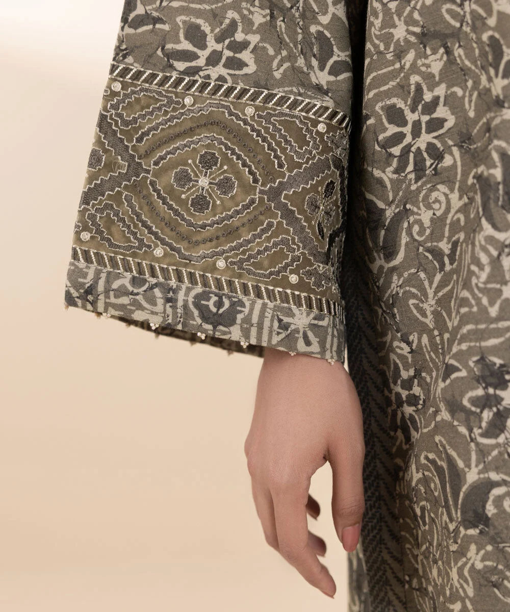 Sapphire Embroidered Khaddar Three Piece Suit SP-KHD-GRY09