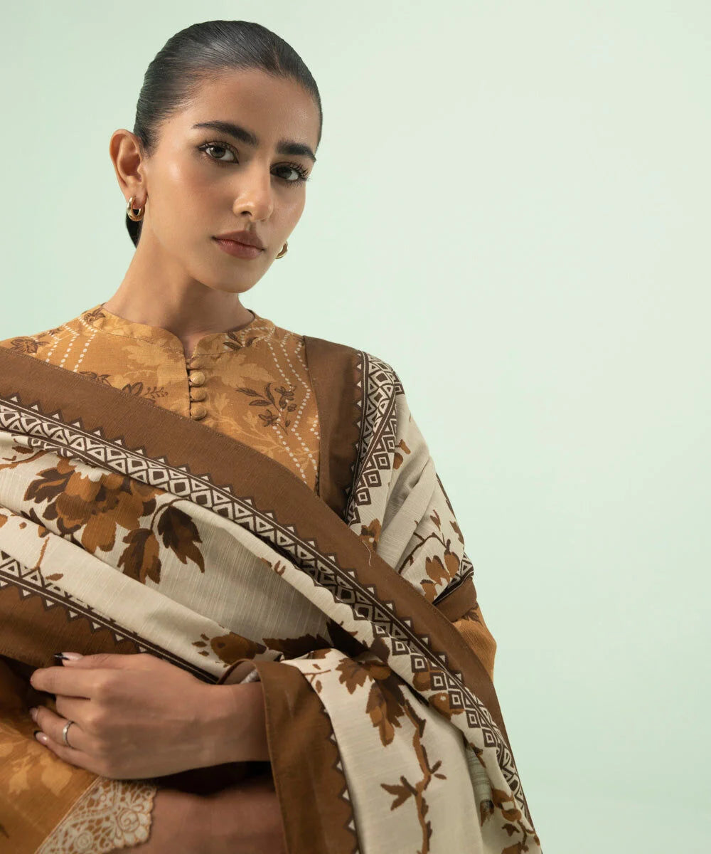 Sapphire Printed Lawn Three Piece Suit SP-LWN-MST02