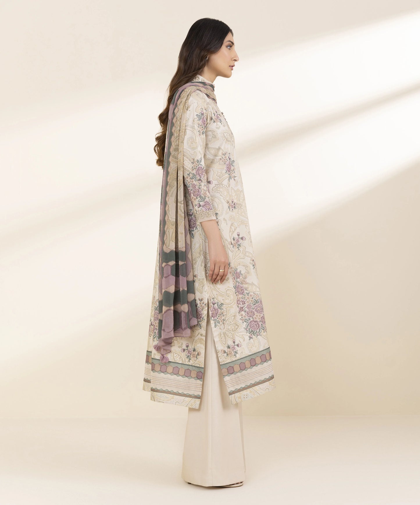 Sapphire Printed Lawn Three Piece Suit SP-LWN-WHT07